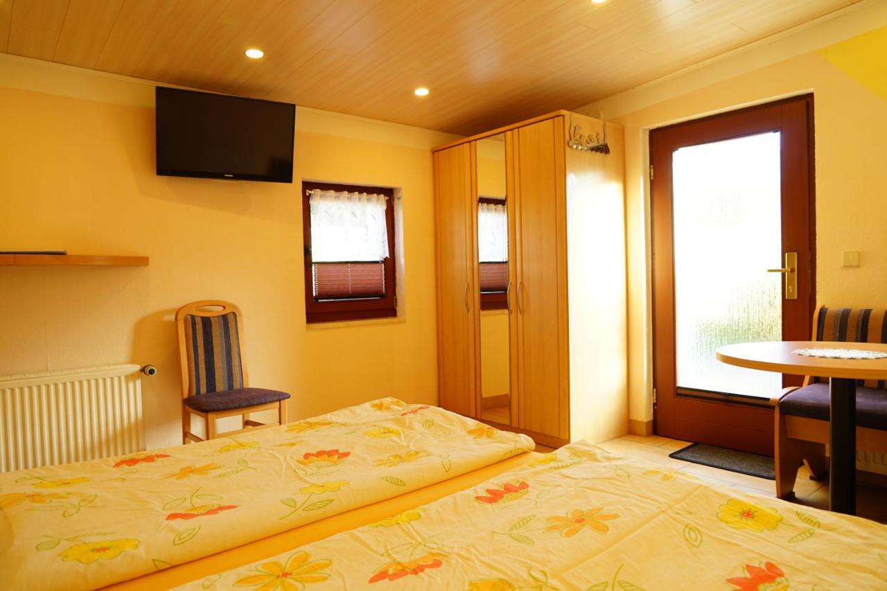 Pension Nr. 13 - B&B เพียร์นา ภายนอก รูปภาพ