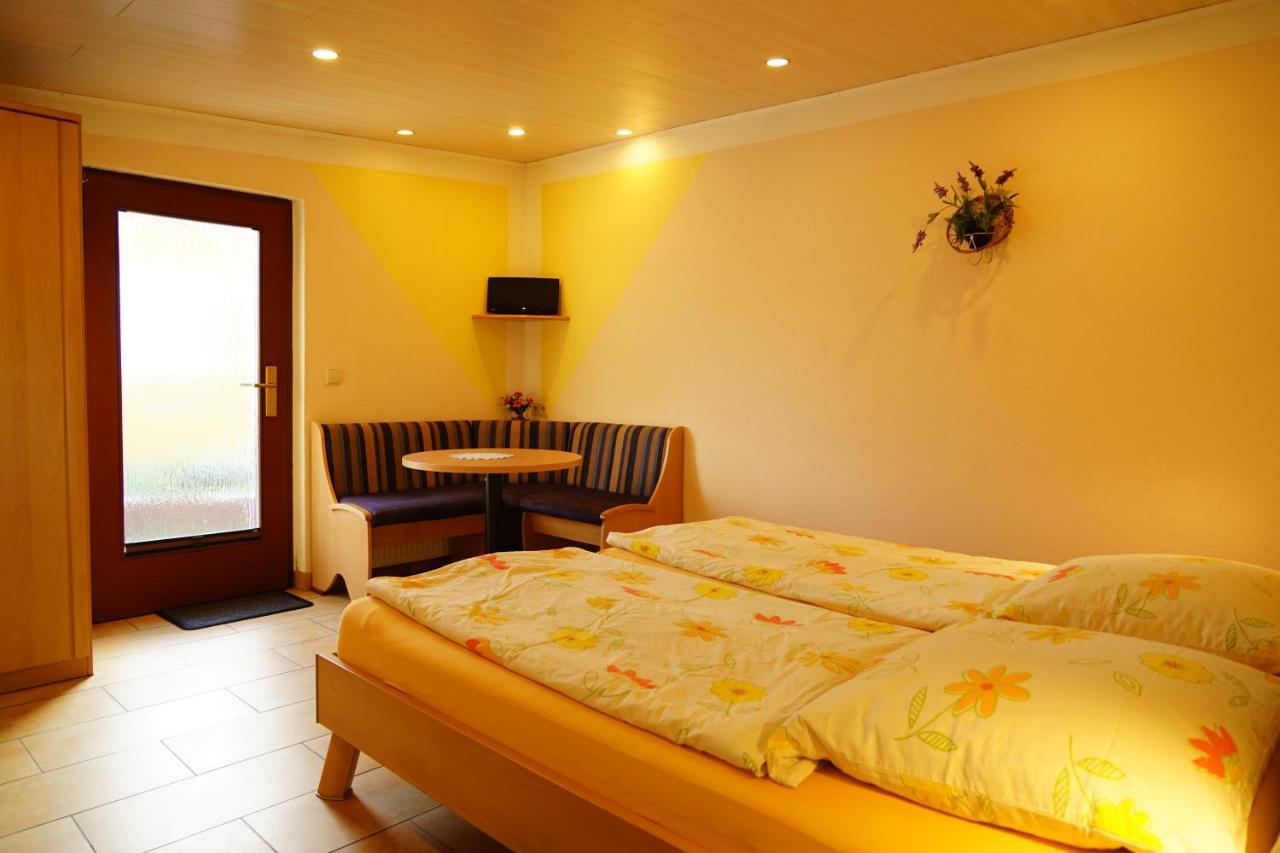 Pension Nr. 13 - B&B เพียร์นา ภายนอก รูปภาพ